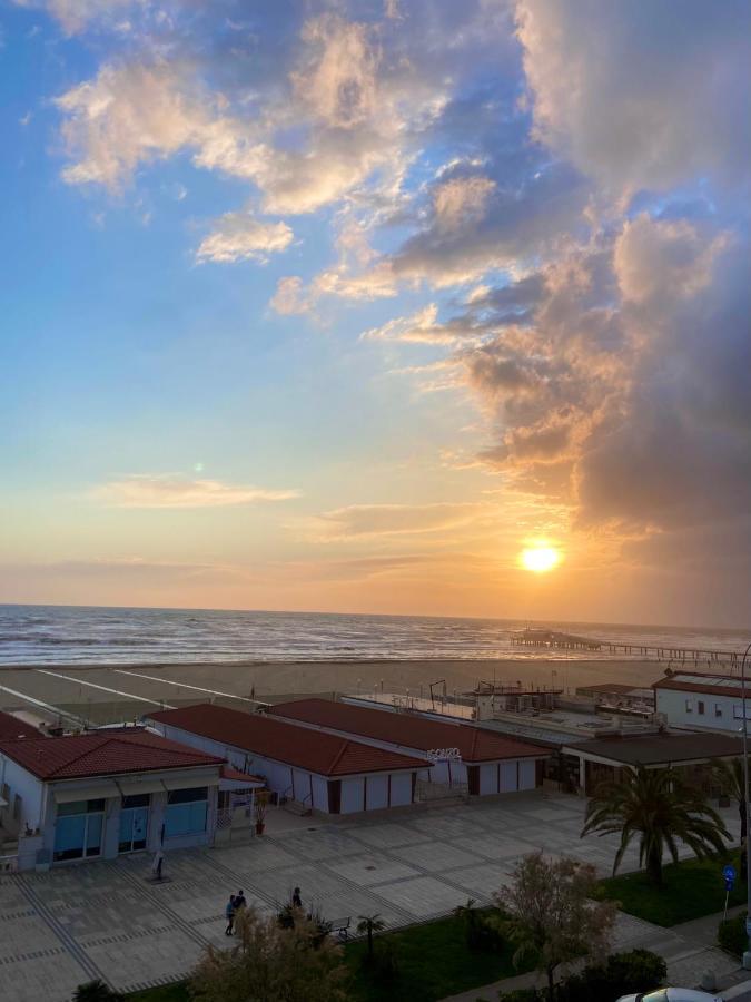 Alba Sul Mare Hotel Lido di Camaiore Ngoại thất bức ảnh