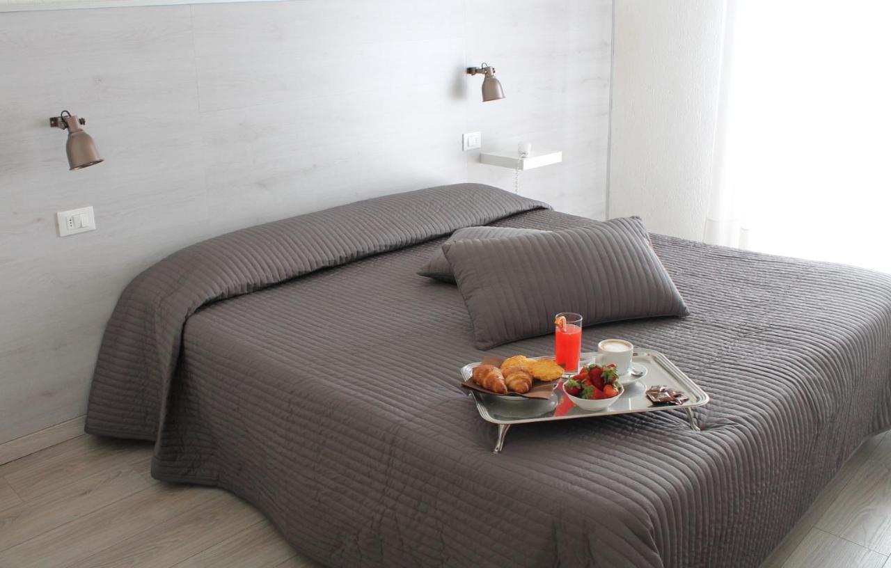 Alba Sul Mare Hotel Lido di Camaiore Ngoại thất bức ảnh