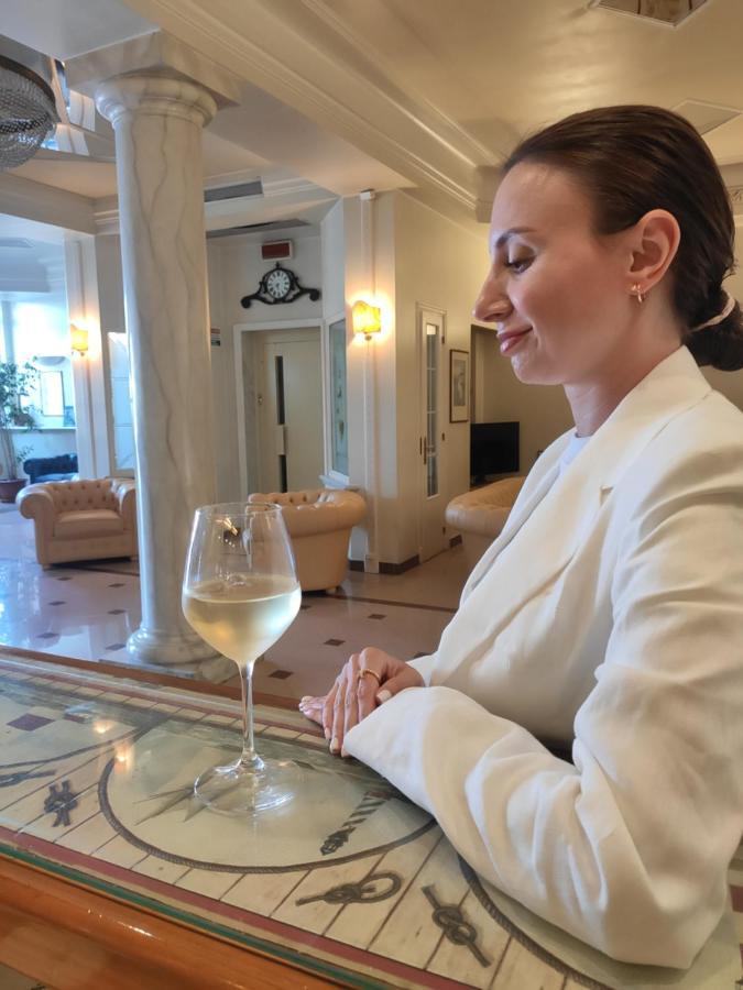 Alba Sul Mare Hotel Lido di Camaiore Ngoại thất bức ảnh
